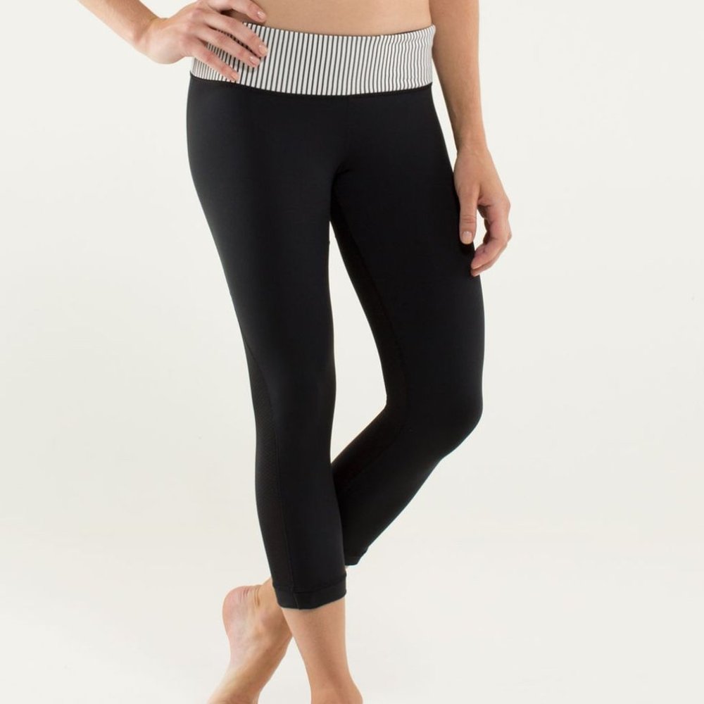 LULULEMON journey crop hyper stripe black white 6